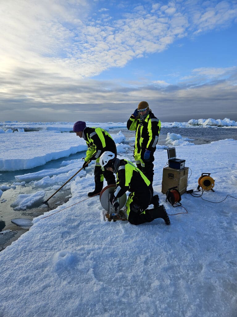 Foto av forskere som jobber