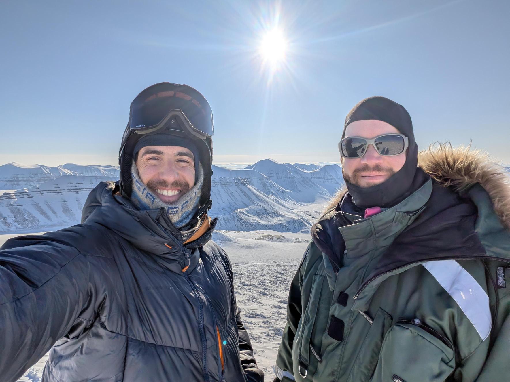 Foto av Nil Rodes og Peter Betlem i Bünsow Land